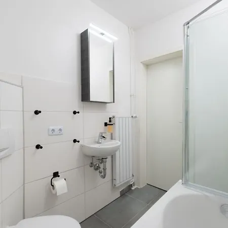 Chic With Balcony Daire Wolfsburg